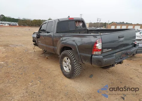 2014 Toyota Tacoma Base V6 z USA, uszkodzony, nr VIN 5TFUU4EN8EX098615